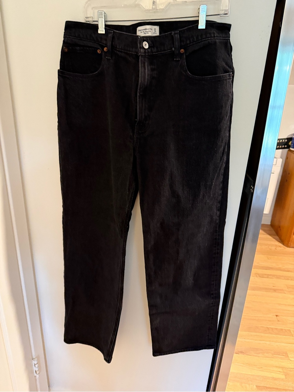 Abercrombie & Fitch High-Rise Black Straight-Leg Jeans